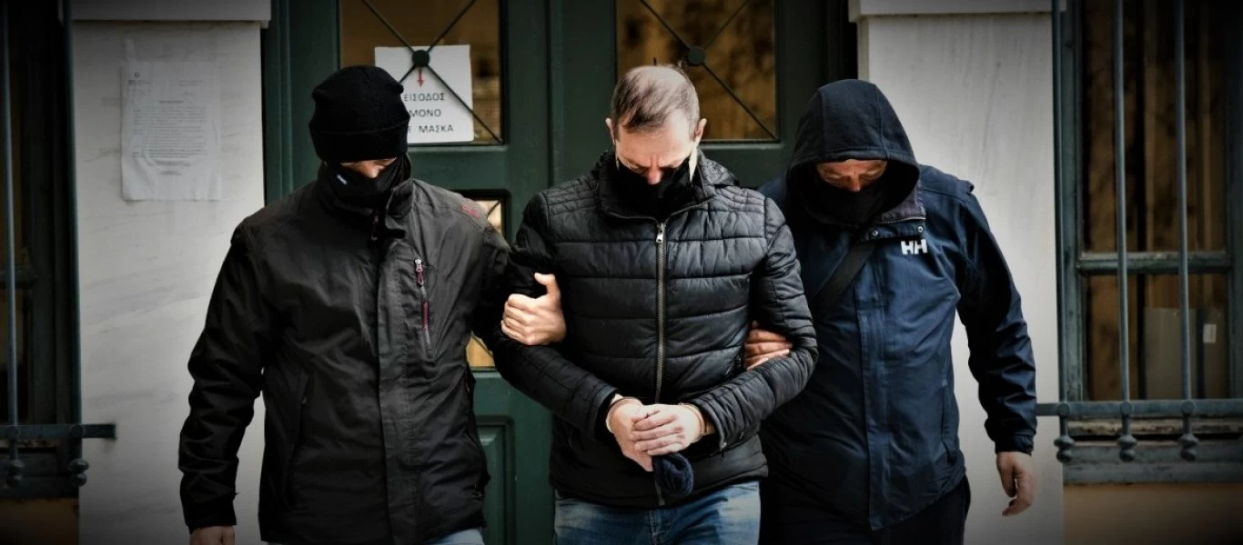 «Είναι επικίνδυνος άνθρωπος» αποφάνθηκαν ανακριτής και εισαγγελέας και προφυλάκισαν τον Δ.Λιγνάδη